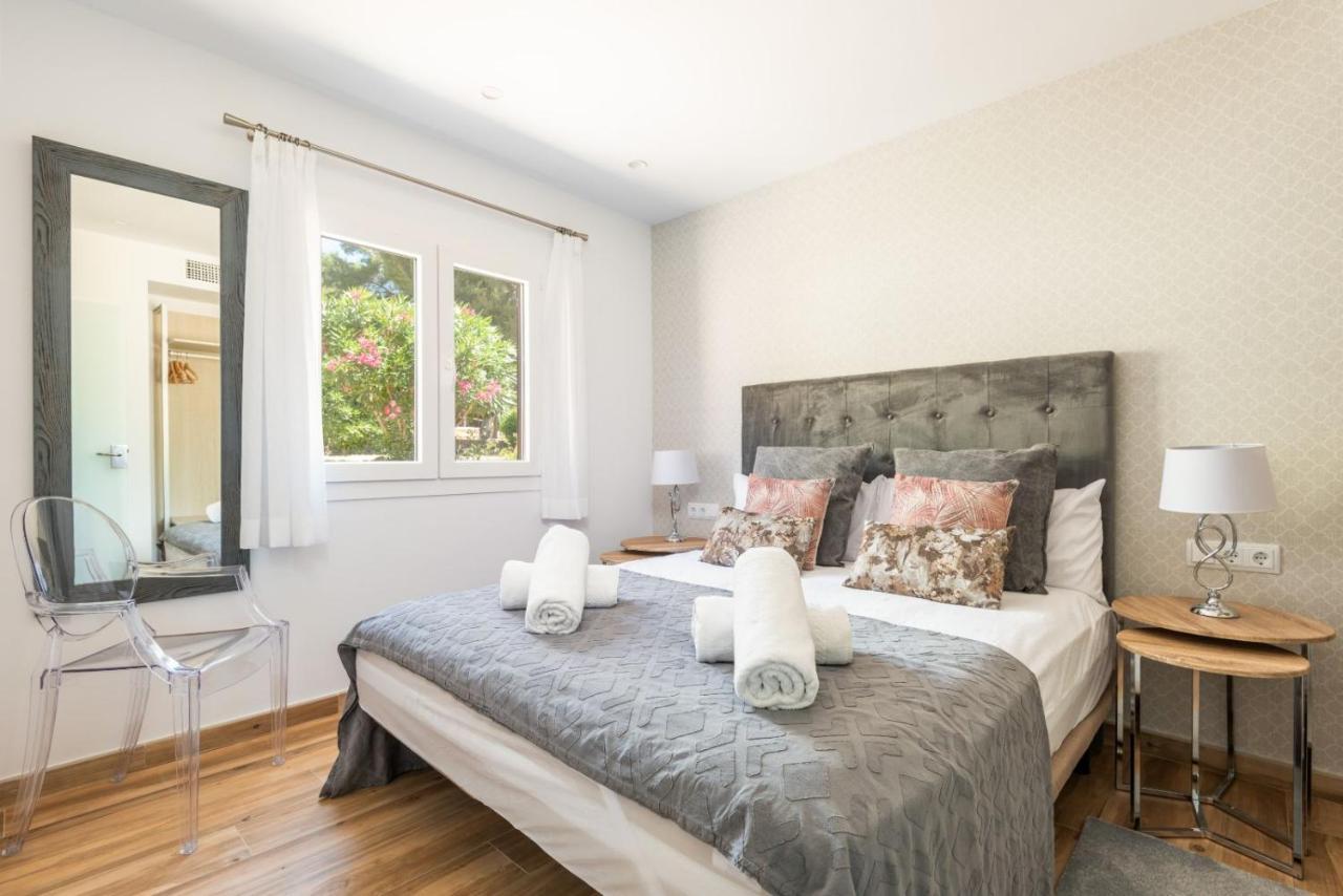 Suites Las Vistas By Menorca Vacations Son Bou Esterno foto